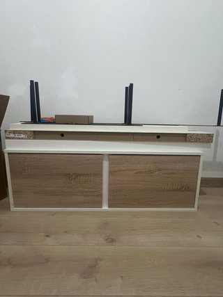 Mueble colgante de salón con 2 puertas + 3 baldas