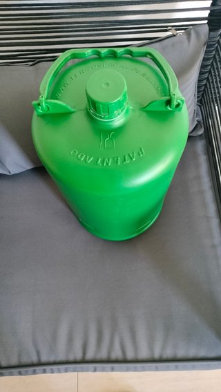 Garrafa de agua fría verde