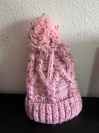 Gorro de invierno rosa con pompón