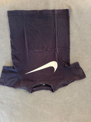 Camiseta Nike con logo blanco