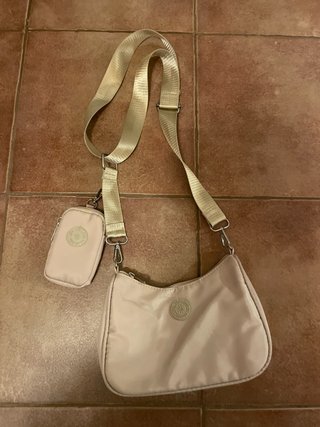 Bolso beige con monedero