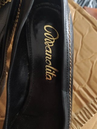 Zapatos de piel negros Manolita