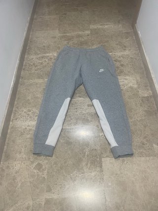Pantalón Nike Gris y Blanco
