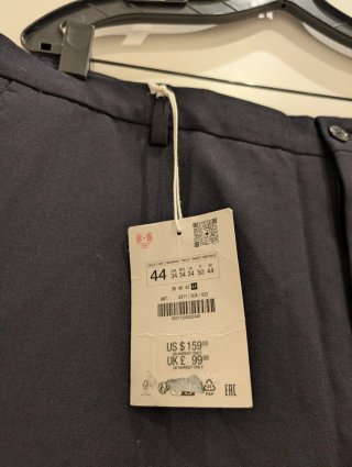 Pantalón de Lana Fría Corte Clásico. Azul marino .