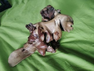 Figura de Nomo Tallada en Madera