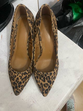Zapatos tacón estampado animal print