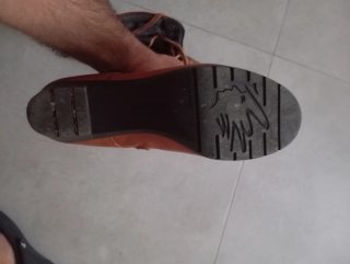 Botines marron de piel con tacon Pitillo Talla 38.