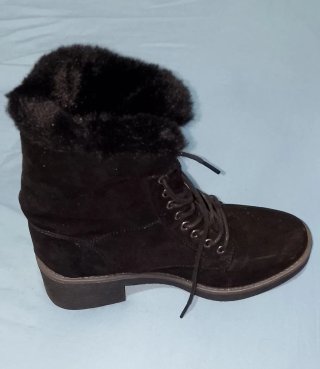 Botas altas piel efecto cocodrilo y botines
