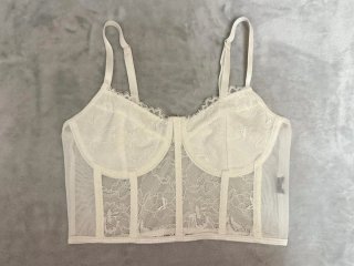 Top de encaje blanco