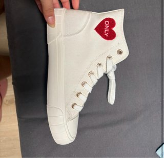 Zapatillas Only blancas con corazón