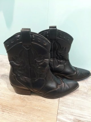 Botines Stradivarius Negros Talla 39