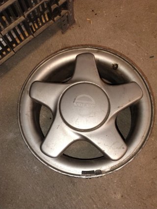 Llanta Volvo 480 15 pulgadas (Solo una unidad)