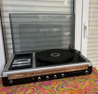 Centro musical Emerson +regalo altavoces
