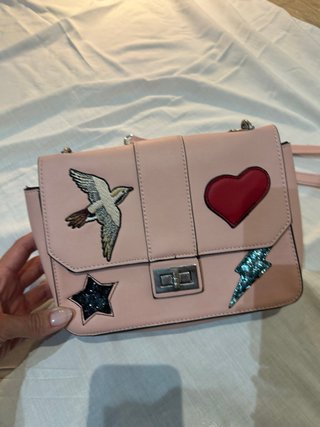 Bolso de Hombro Rosa con Parches