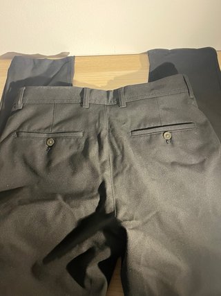 Pantalón negro Zara