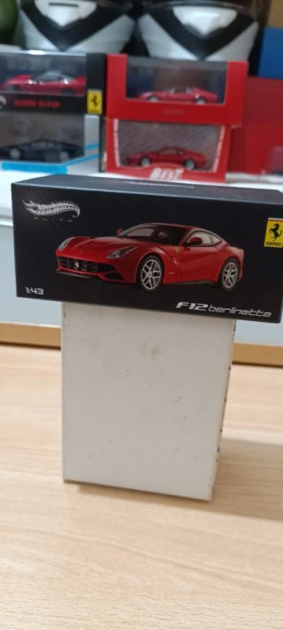 Ferrari F12 Berlinetta Hot Wheels Elite 1:43