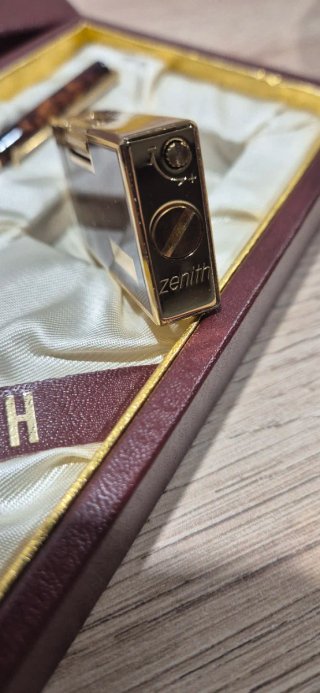 Encendedor y bolígrafo Zenith antiguos