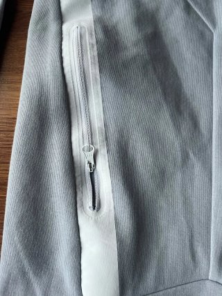 Sudadera Adidas Gris con Capucha