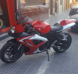 Suzuki GSX-R 600 Roja y Blanca