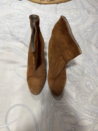 Botines de ante marrones