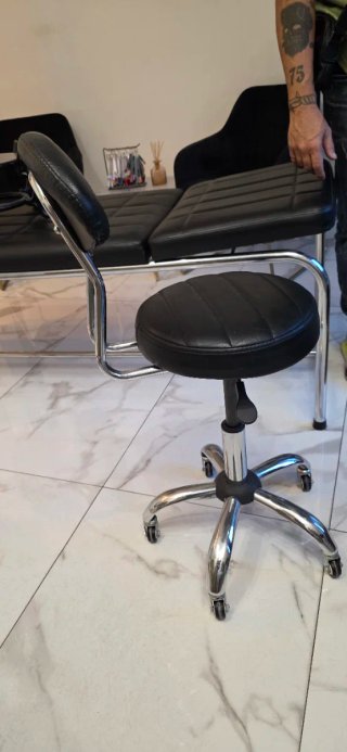 Silla de peluquería/tatuaje negra