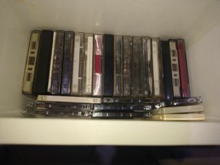 Lote de casetes de música variada