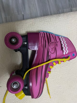Patines de cuatro ruedas rosas