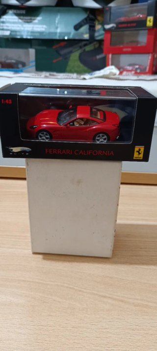 Ferrari California Hot Wheels Elite 1:43
