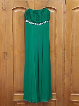 Vestido de fiesta verde con pedrería