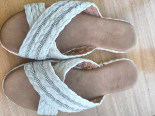 Sandalias Planas Blancas LUOMOTTI