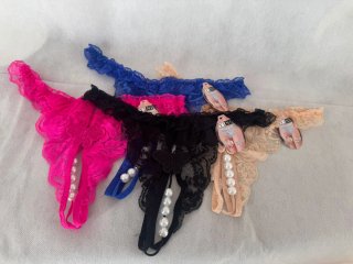 Set de 4 Tangas de Encaje con Perlas