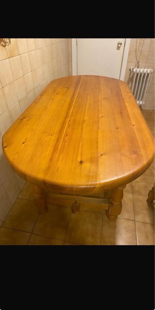 Mesa de Comedor de Madera Rústica