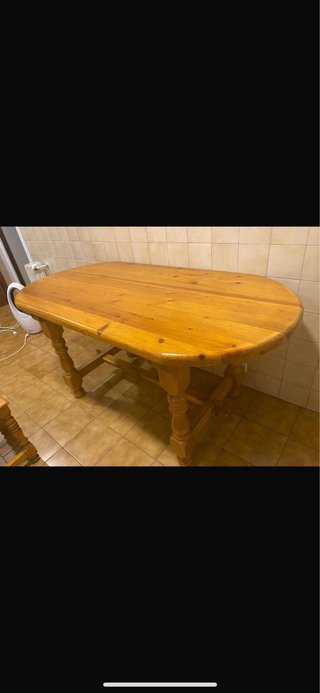 Mesa de Comedor de Madera Rústica