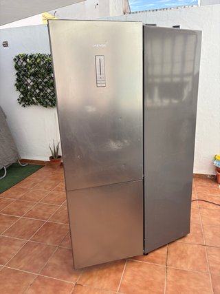 Nevera  Daewoo de Acero Inoxidable NO ENFRIA !
