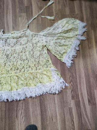 Top / Blusa de encaje con hombros descubiertos