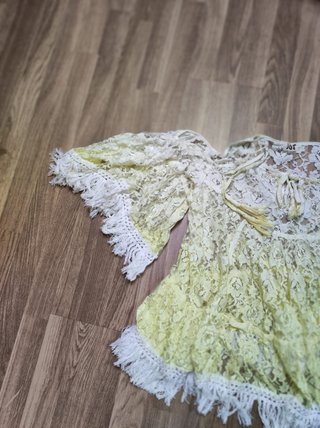 Top / Blusa de encaje con hombros descubiertos