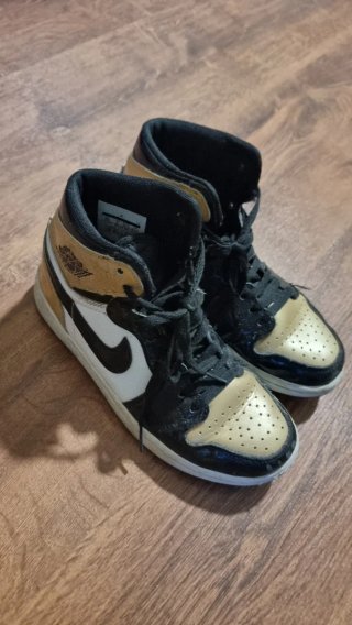 Nike Air Jordan 1, 37.5, Negro Dorado basket/volei