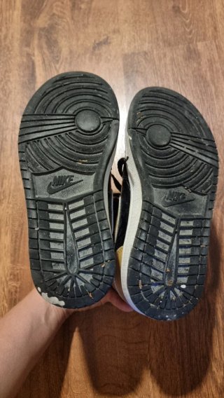 Nike Air Jordan 1, 37.5, Negro Dorado basket/volei