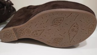 Botines de cuña marrones