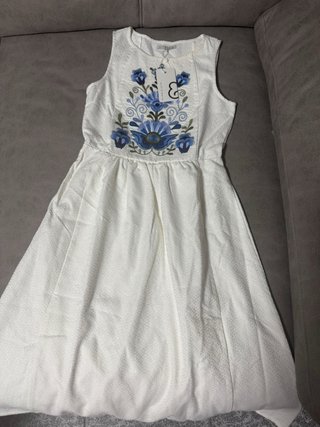 Vestido mint & berry blanco con bordados