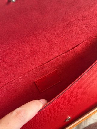 Bolso Louis Vuitton Rojo