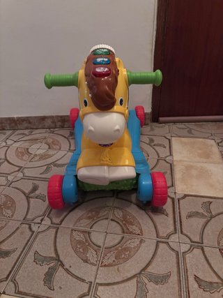 Caballo balancín y correpasillos musical