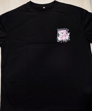 Camiseta negra con estampado BEAR