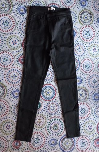 Pantalón Resinado Negro Talla 38