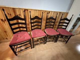 Mesa redonda extensible + 4 sillas + cojines