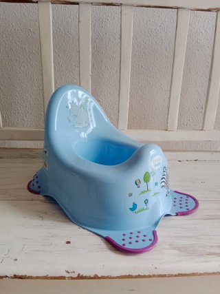 Orinal infantil azul con dibujos