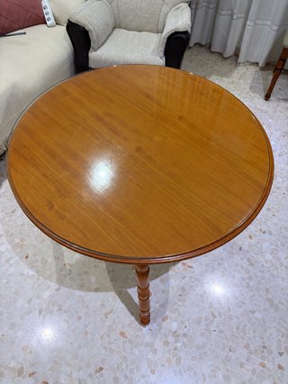 Mesa de Salón Redonda de Madera