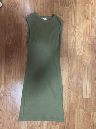 Vestido verde oliva sin mangas