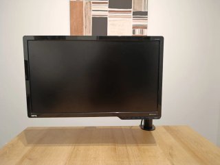 Monitor BenQ con braccio di supporto
