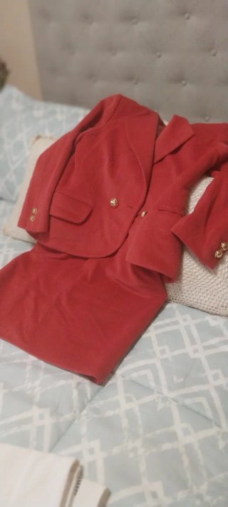 Traje chaqueta y falda rojo talla 42